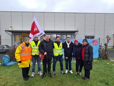 Kreisverbandsprecher Sven Metzmaier zeigt Solidarität mit den Streikenden bei der Post