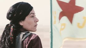 Kobane - Der Film von Özlem Yaşar erzählt die Geschichte des Widerstands von Kobanê gegen den IS und ist das neueste Werk der Filmkommune Rojava. 